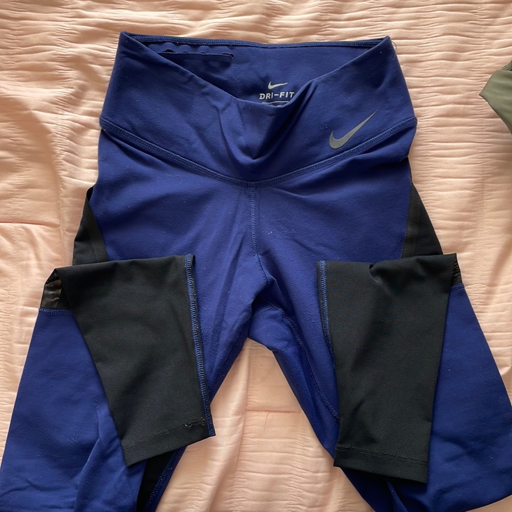 NIKE dry fit leggings